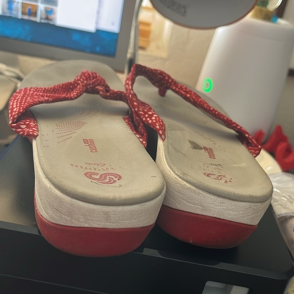 Cloudstepper Clarks Red Flip Flop Sandal Size 9 - Picture 4 of 6